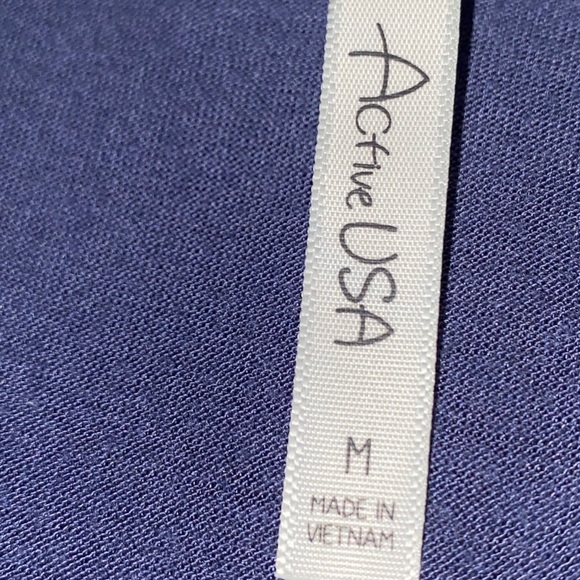 Soft lavender tee - Picture 2 of 4